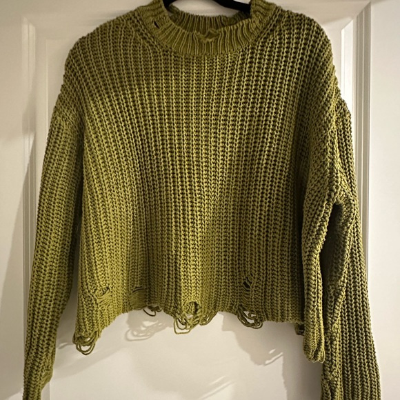 Zara Green Distressed Sweater - Picture 2 of 5